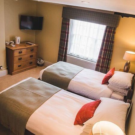 ديفايزيس Black Swan Hotel المظهر الخارجي الصورة