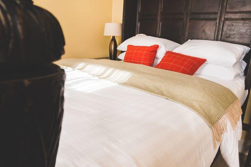 ديفايزيس Black Swan Hotel المظهر الخارجي الصورة